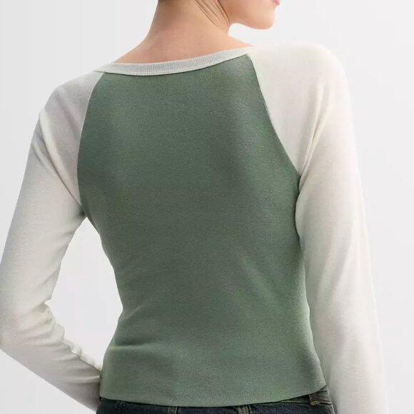 Juniors' Threads of Luxx Brazil Long Sleeve Tee Size Medium - Picture 3 of 3